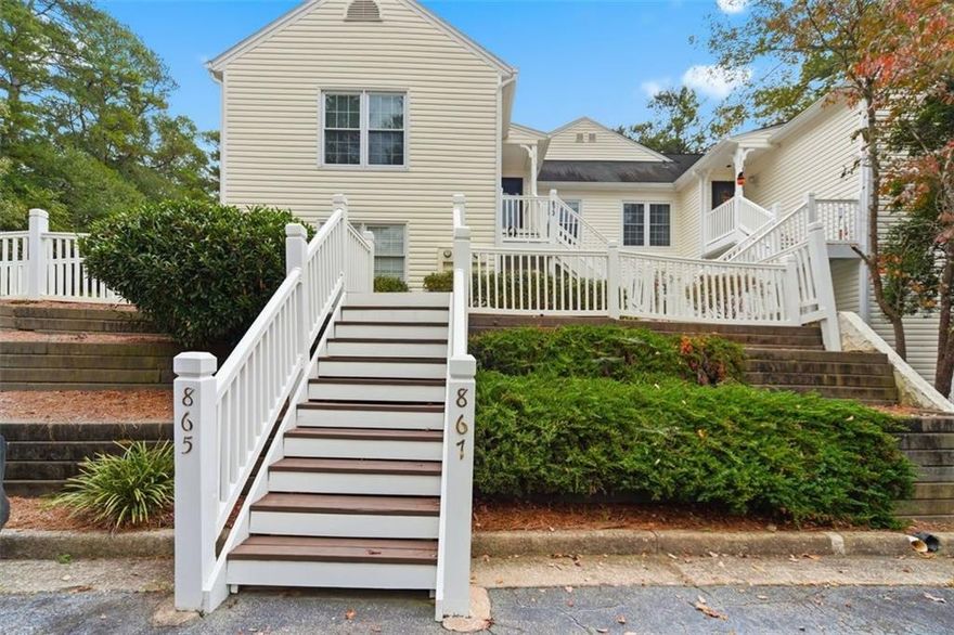 Perfect 2/2 in Cannon Gate! New hardwoods throughout. Only a mile from Marietta Square! Top floor with fireplace and an abundance of natural sunlight. En suite bathrooms. Large sunroom off living area. Walk in closets and more! Plenty of parking...