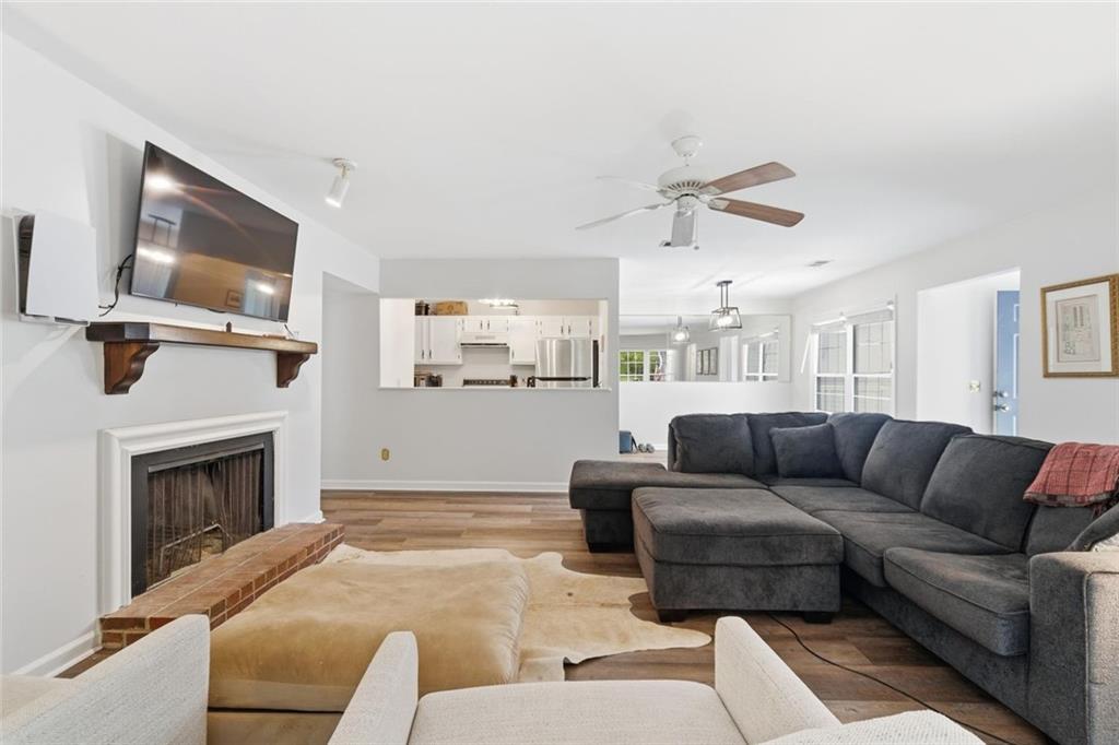 CANNON GATE CONDOS - Residential