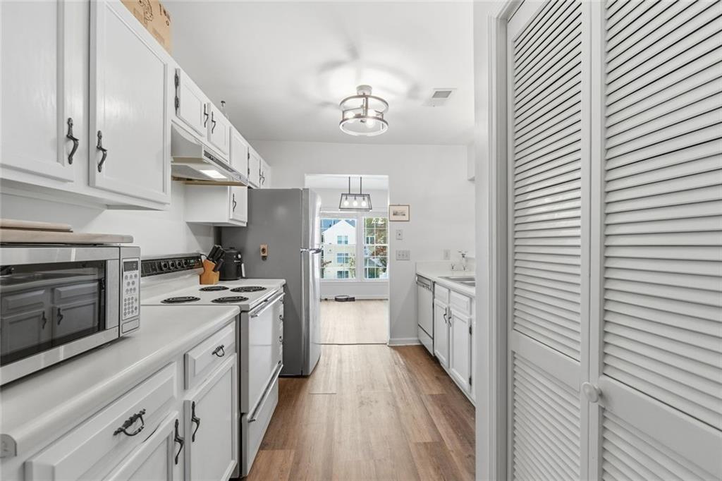 CANNON GATE CONDOS - Residential