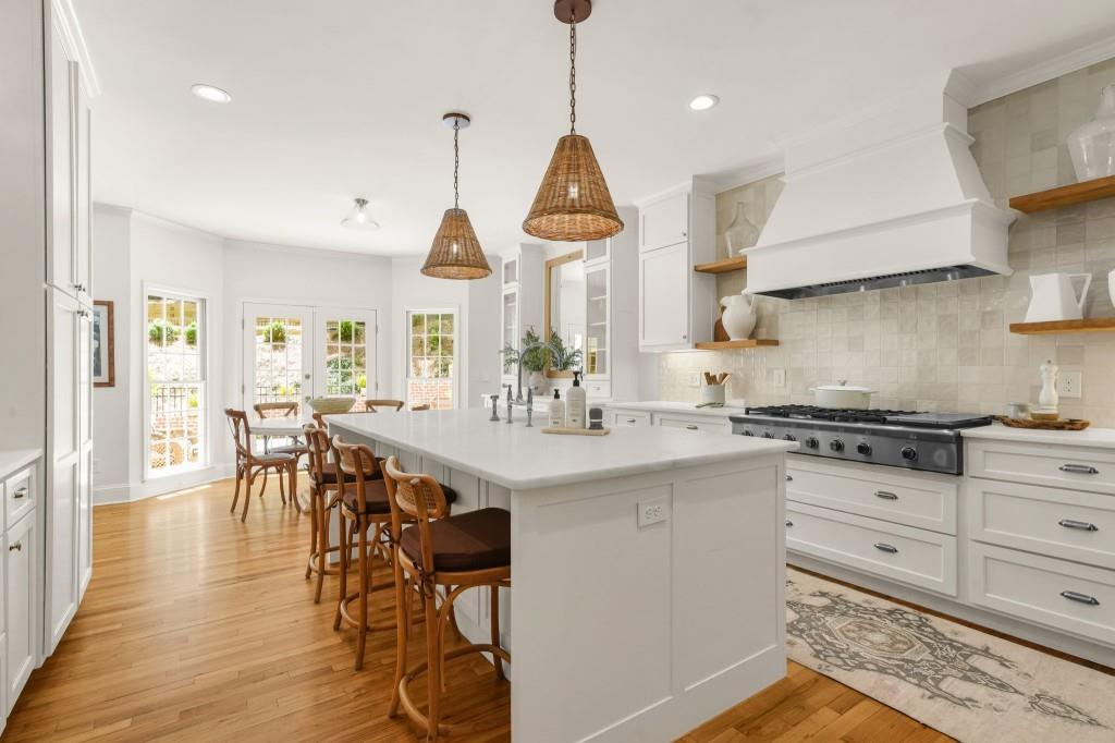 895 Waddington Court