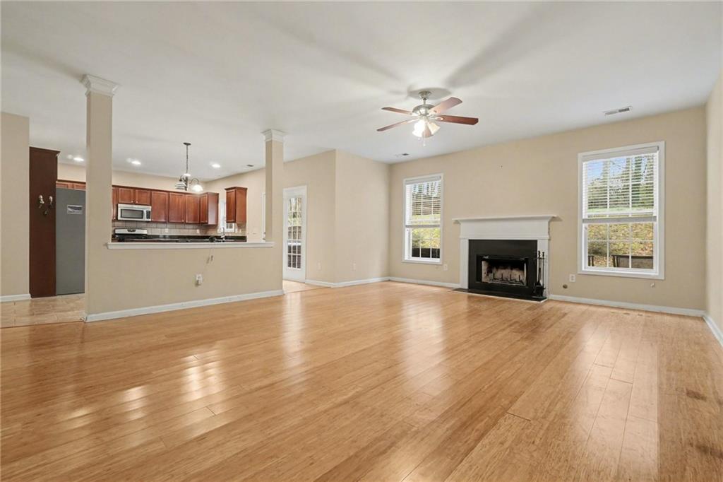 1147 Silvergate Lane S