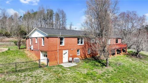 A home in Mccaysville