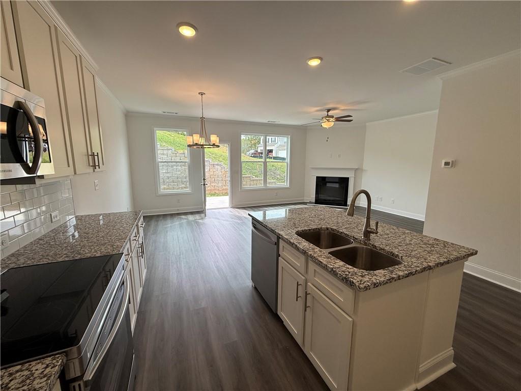 3999 Streamlet Way 158