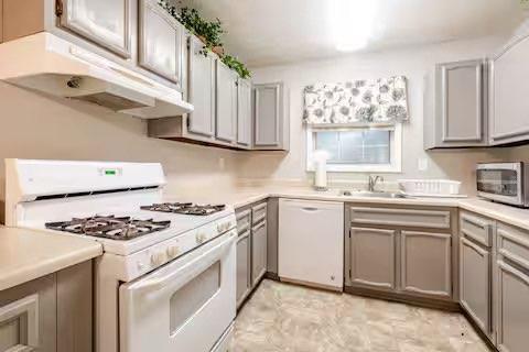 1312 Brockett Place