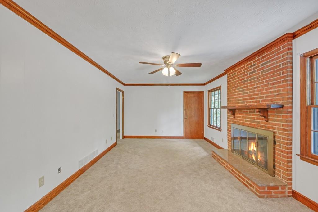 4856 Rock Haven Drive, Lilburn, Georgia image 8