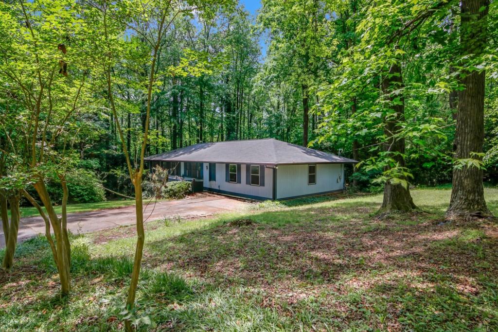 4856 Rock Haven Drive, Lilburn, Georgia image 32