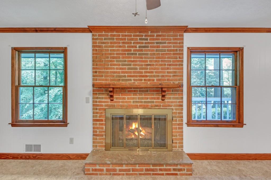 4856 Rock Haven Drive, Lilburn, Georgia image 7