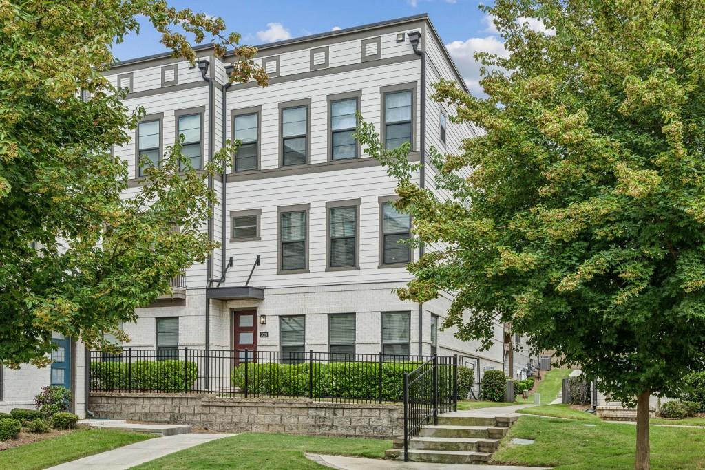 Altus At The Quarter - Residential