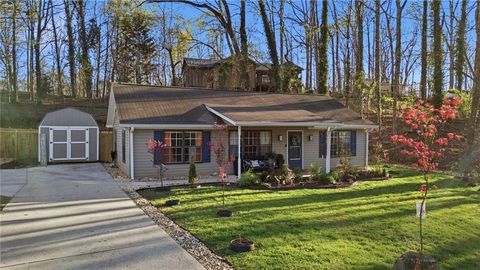 Homes For Sale - 6117 Cardinal Drive<br/> Gainesville, GA 30506