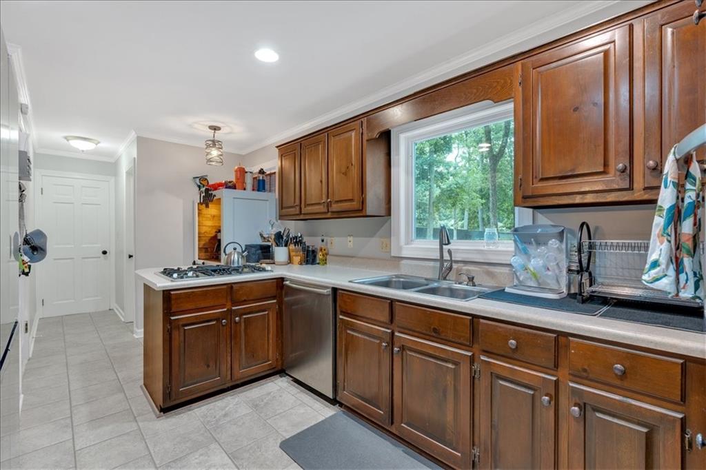 201 Rollingwood Circle NW