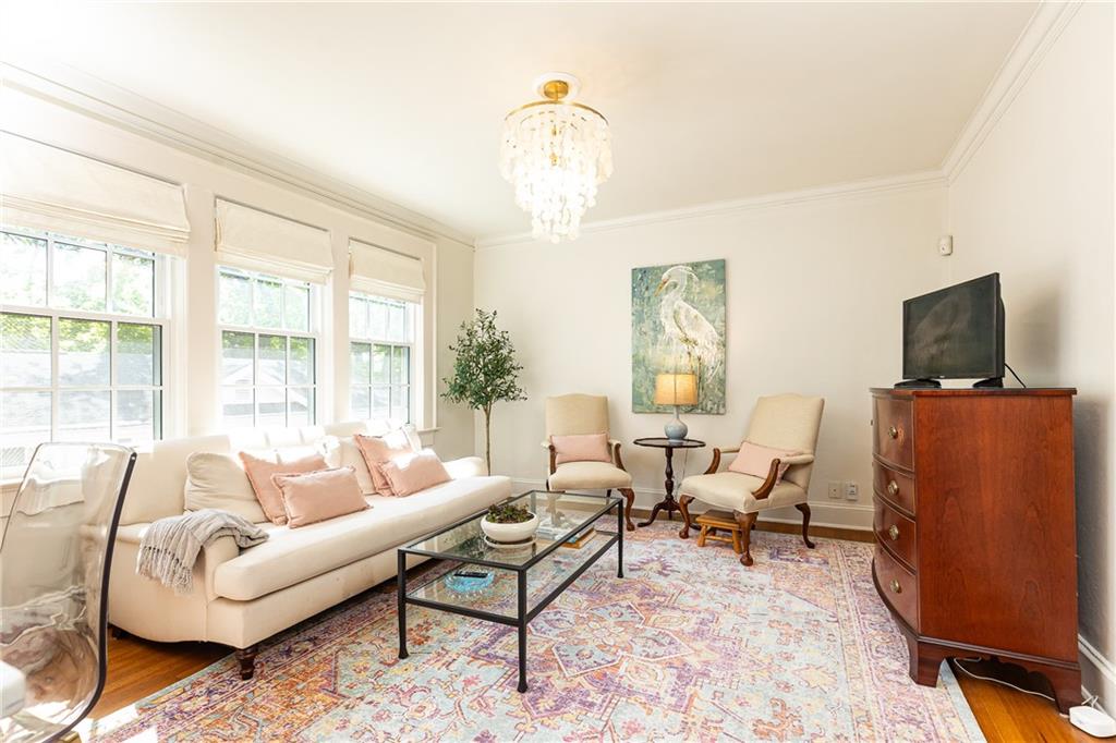 824 Greenwood Avenue NE 9