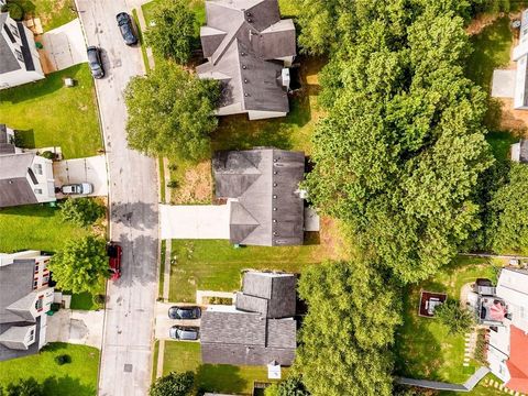 A home in Ellenwood