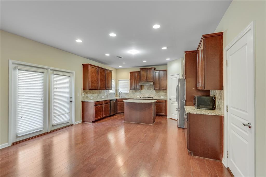 Roberts Landing - Residential Lease