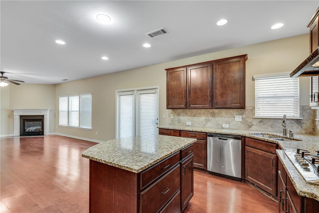 Roberts Landing - Residential Lease