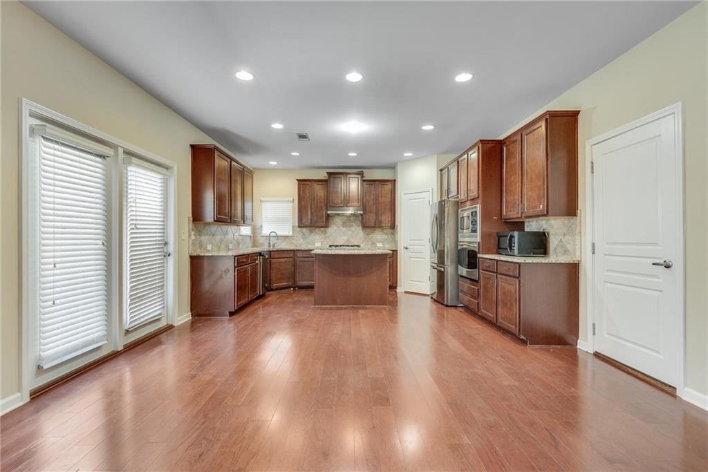 Roberts Landing - Residential Lease