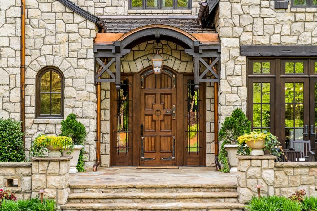550 Blue Heron Way