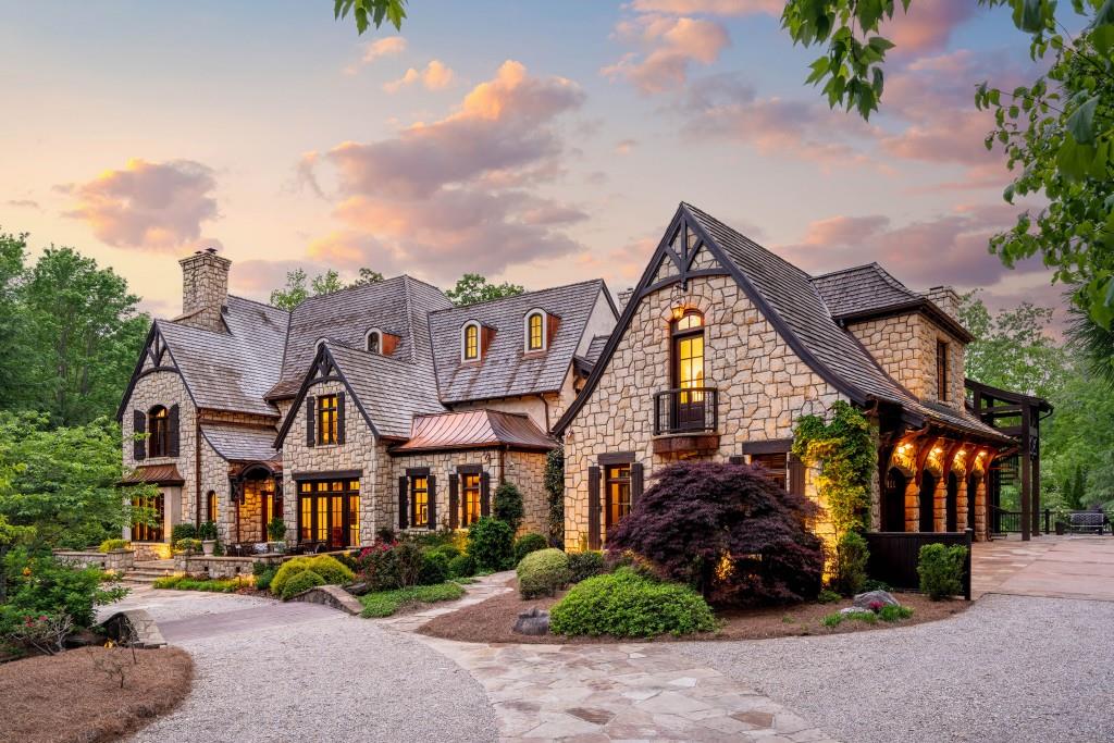 550 Blue Heron Way