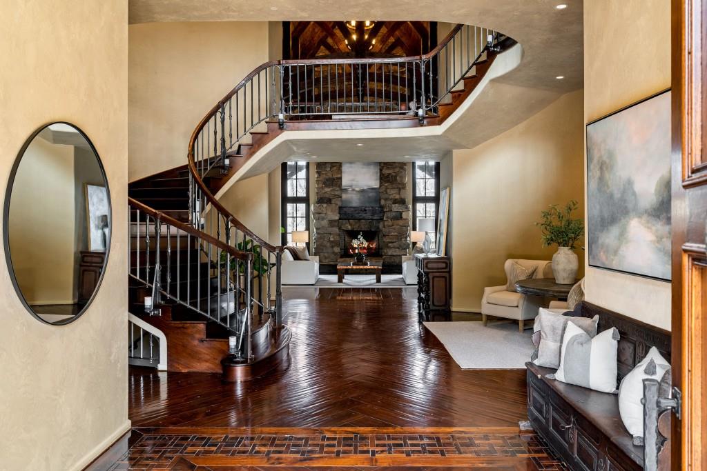 550 Blue Heron Way