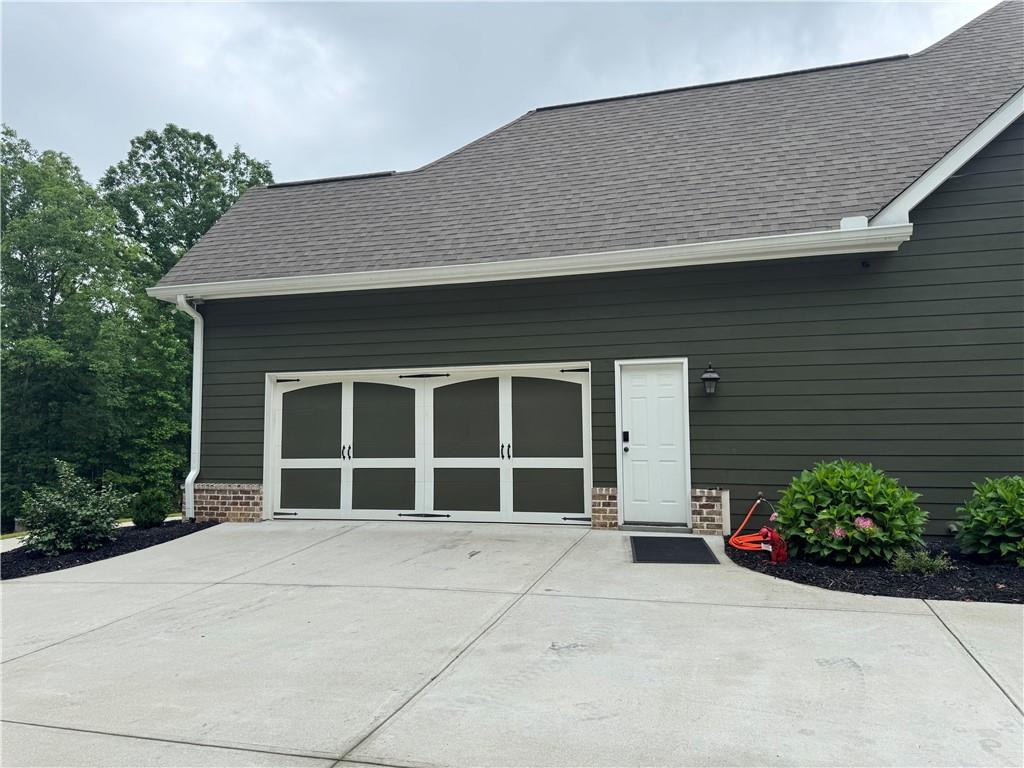 345 Evecliff Drive
