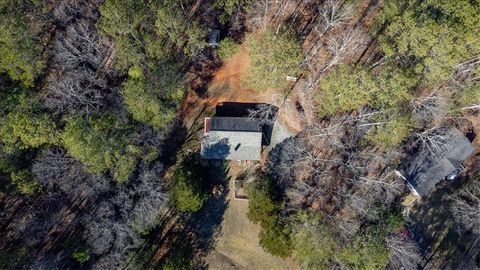 A home in Dawsonville