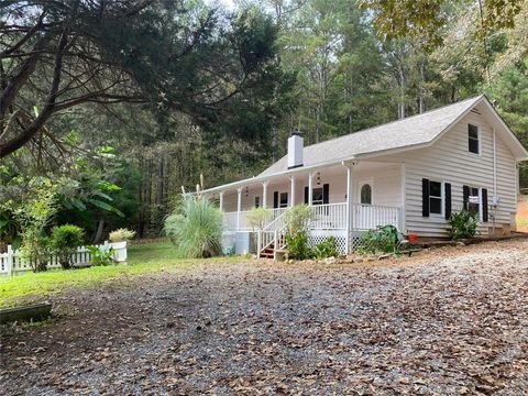 A home in Dawsonville