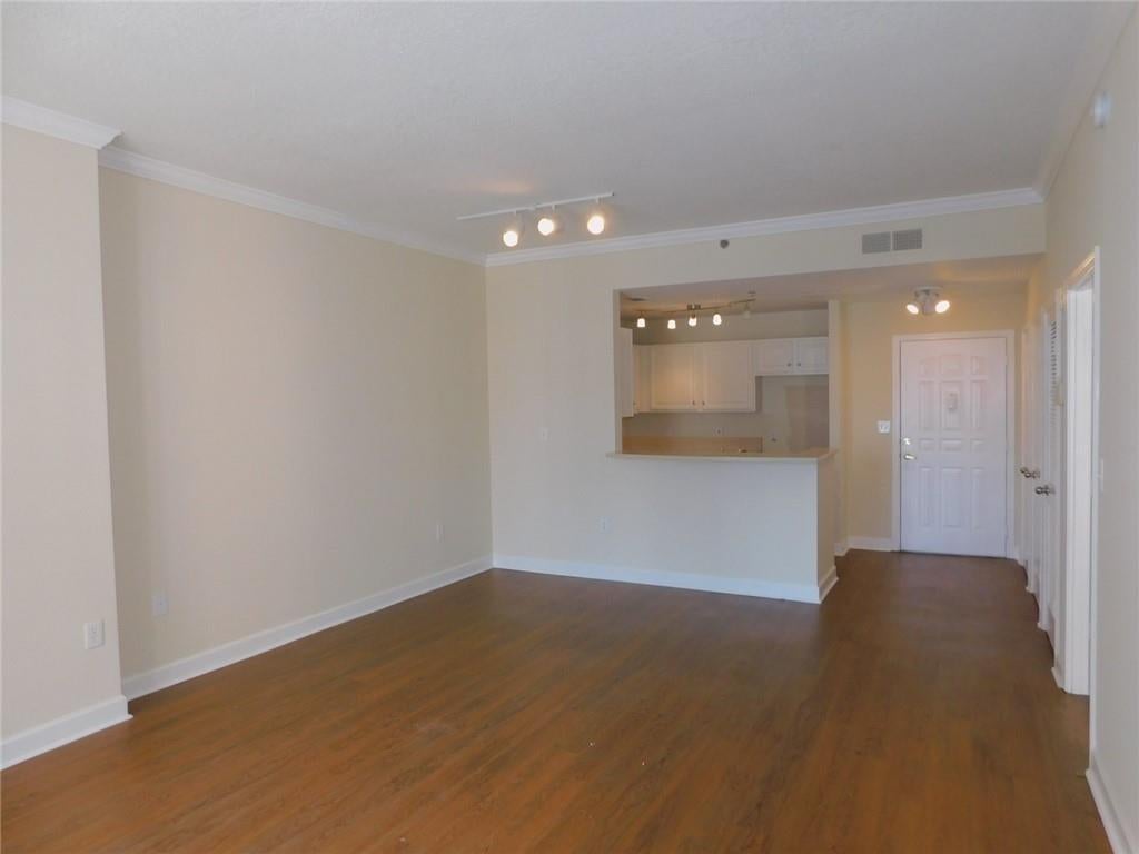1101 Juniper Street NE 914