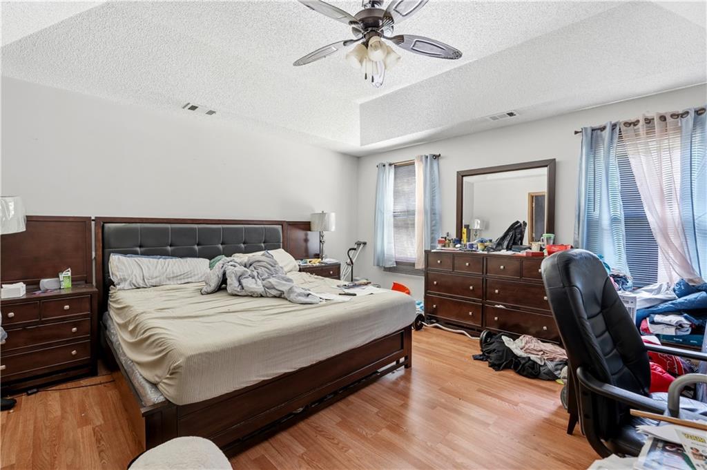 243 Lakeview Dr