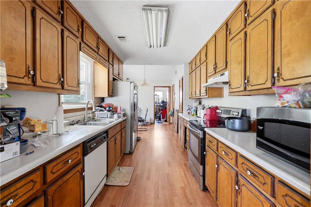 243 Lakeview Dr
