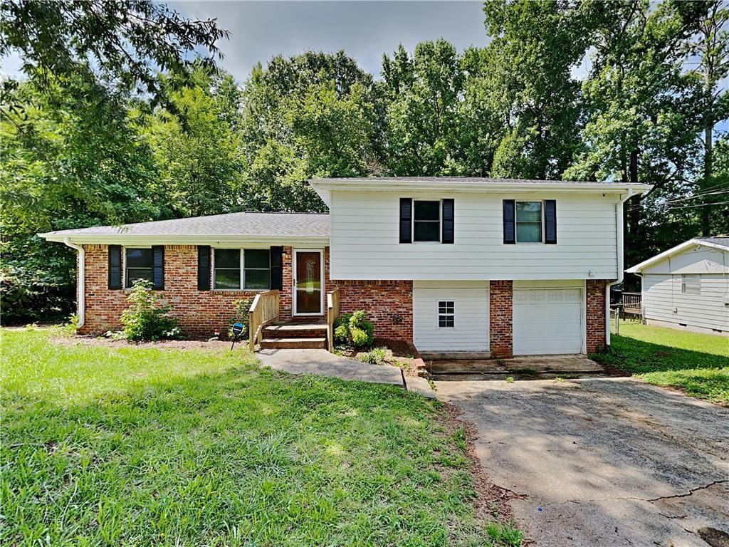 Gorgeous 4 bed 2 bath home with a garage. Upon entering, you'll notice the beautiful flooring that flows through the main level of the house and leads perfectly to the large deck overlooking the backyard. The main lever has ample space for entertainment in the two living areas or the spacious family room. The upper level contains the master bedroom that boasts its own private bathroom. As well as two nicely sized secondary bedrooms. The lower level contains the final bedroom and access to the garage which leads to the side yard. Great location not far from Atlanta Motor Speedway, Hartsfield Jackson airport, & downtown Atlanta. Hurry before it is too late!
This property is eligible for deposit alternative coverage in lieu of a security deposit. For information and enrollment, please contact our leasing team and enjoy a deposit-free renting experience
Specialized Property Management residents are enrolled in the Resident Benefits Package (RBP) for $42.00/month which includes tenant legal liability insurance, HVAC air filter delivery (for applicable properties), credit reporting, renter rewards program, and much more!