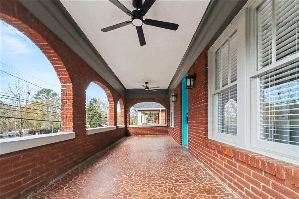 958 United Avenue SE