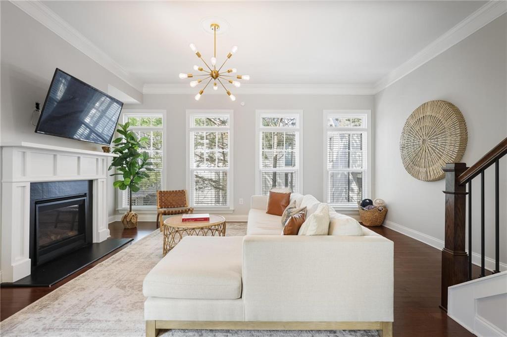 1800 Morning Glory Lane NE