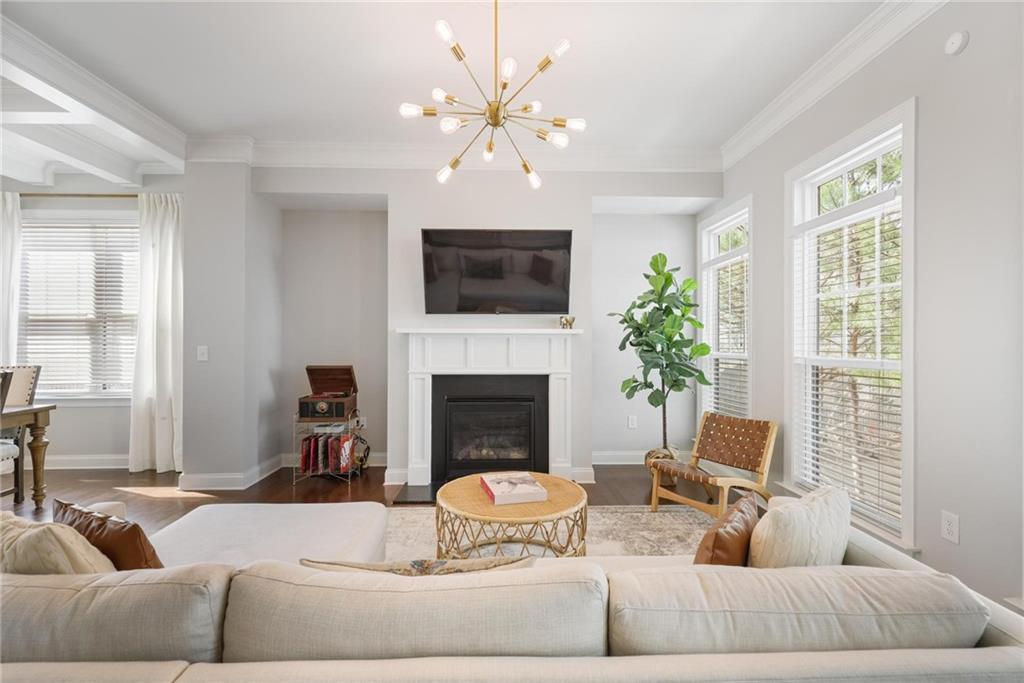 1800 Morning Glory Lane NE