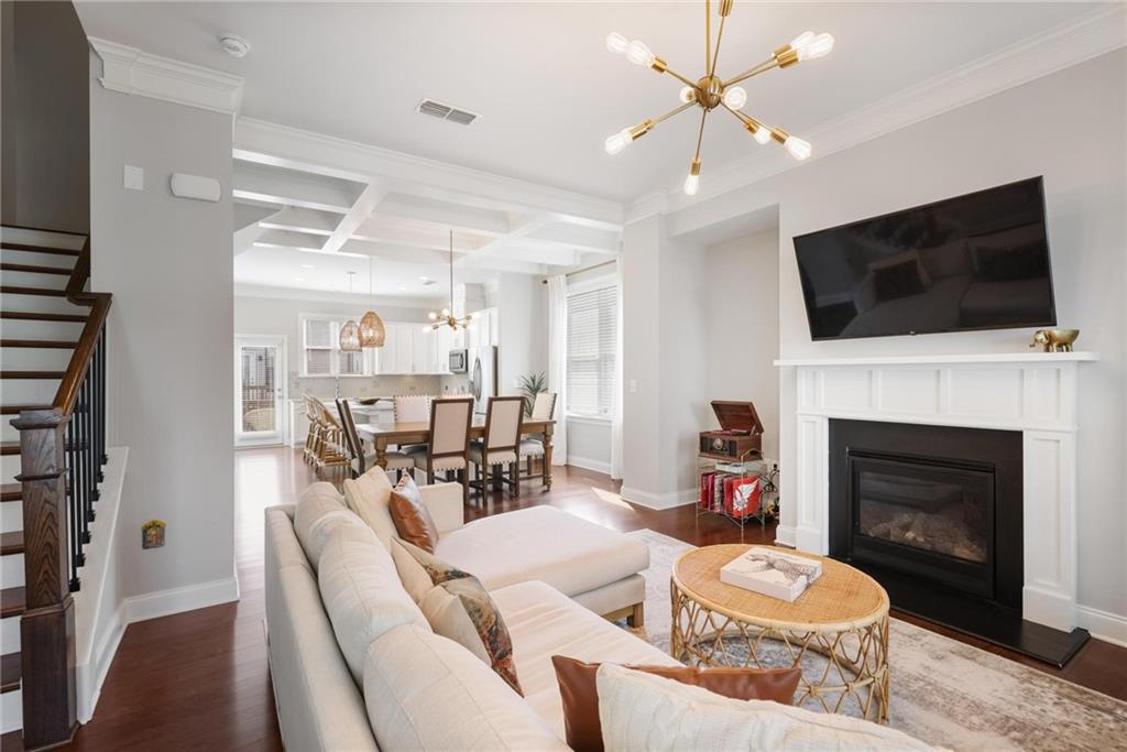 1800 Morning Glory Lane NE