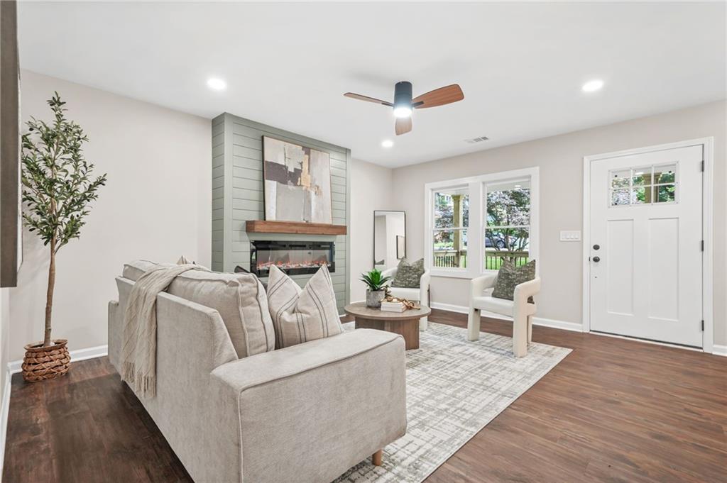 1675 White Oak Way