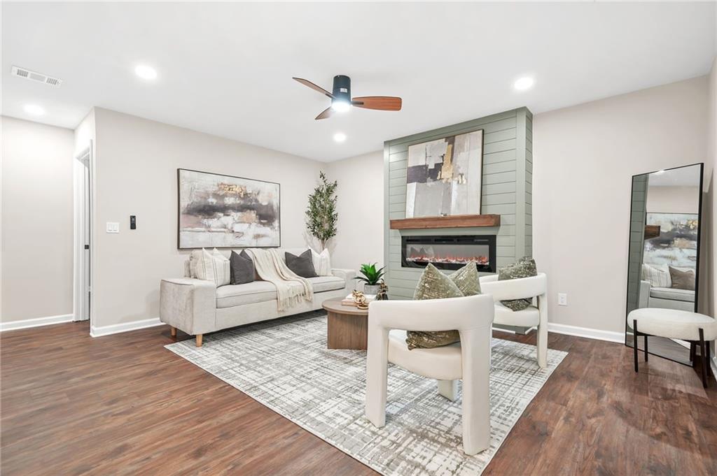 1675 White Oak Way