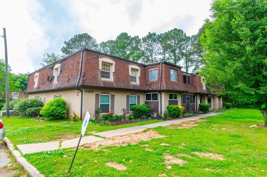 Great investment opportunity in a prime location with no Rental Restrictions! This 3-bedroom, 2-bath condominium is close to highways, shopping, dining, and schools. The bedrooms are spacious, and the floor plan is open with plenty of room for storage.