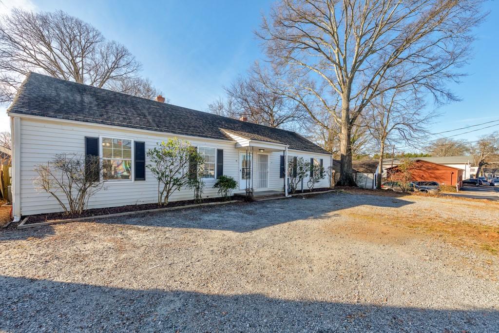 610 / 612 Armstrong Street SE