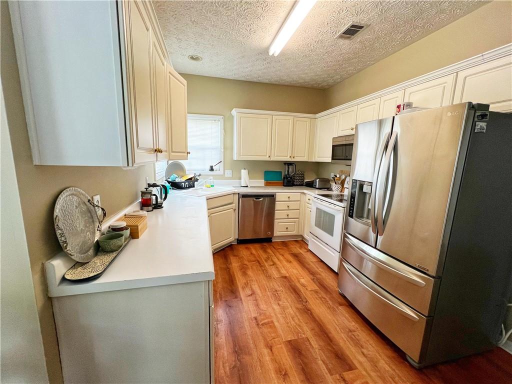 Avensong - Residential Lease