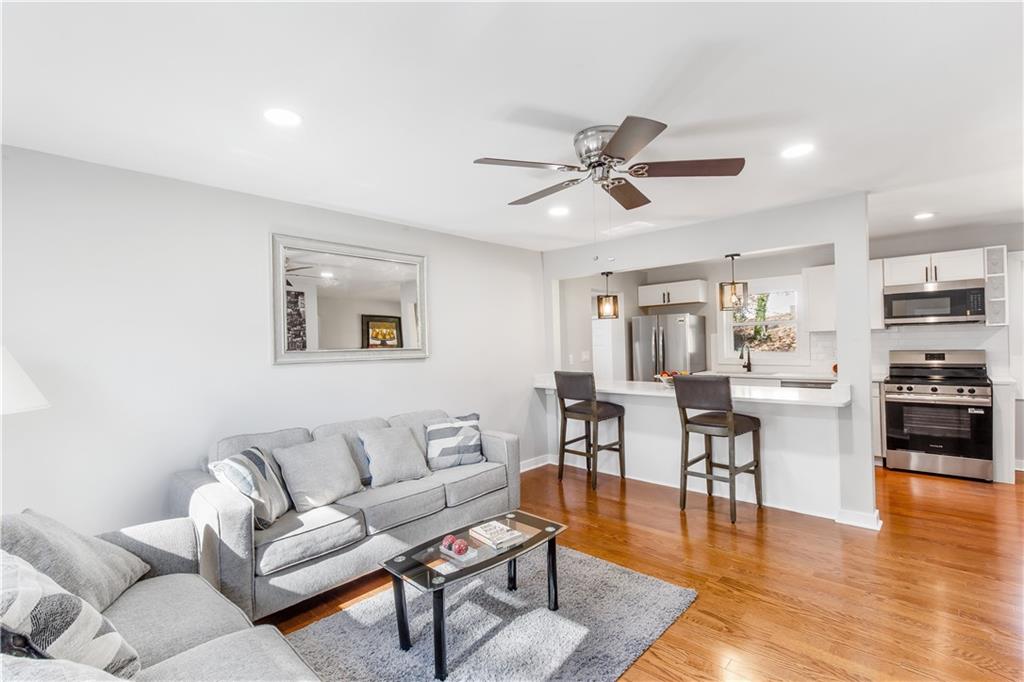 1934 Apache Trail SE