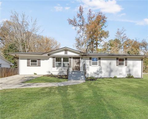 1934 Apache Trail SE Atlanta GA 30316