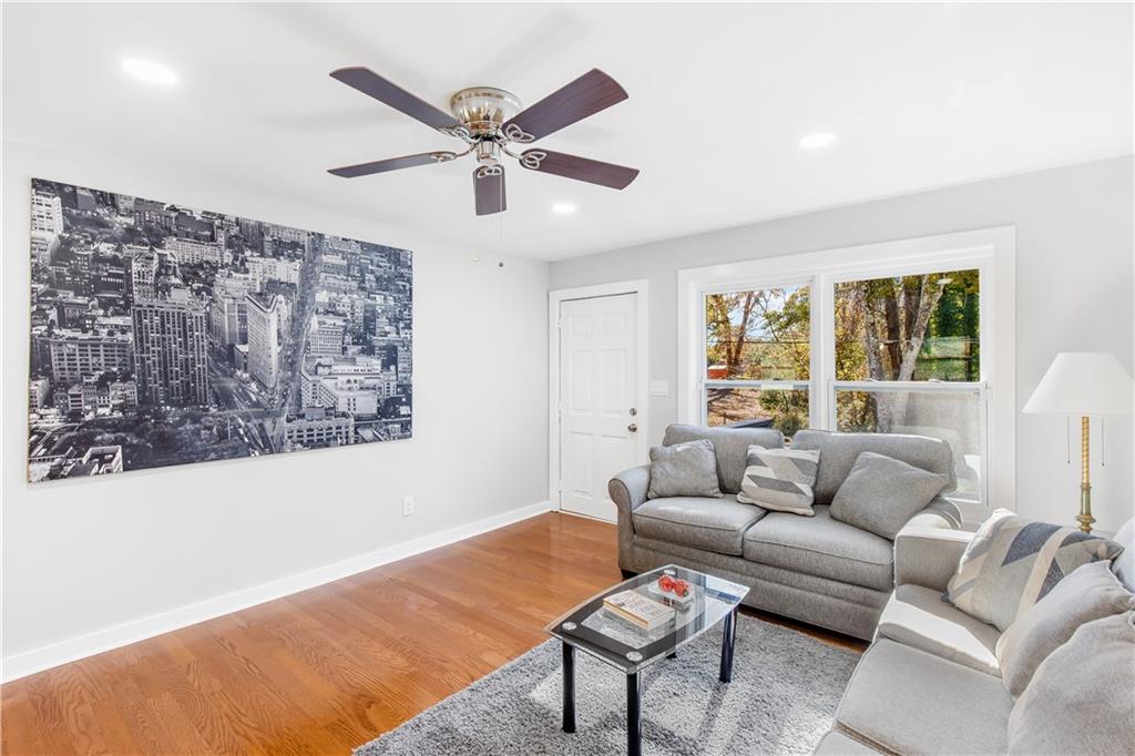 1934 Apache Trail SE