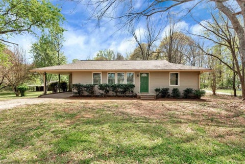 Homes For Sale - 726 Peachtree Road<br/> Jefferson, GA 30549
