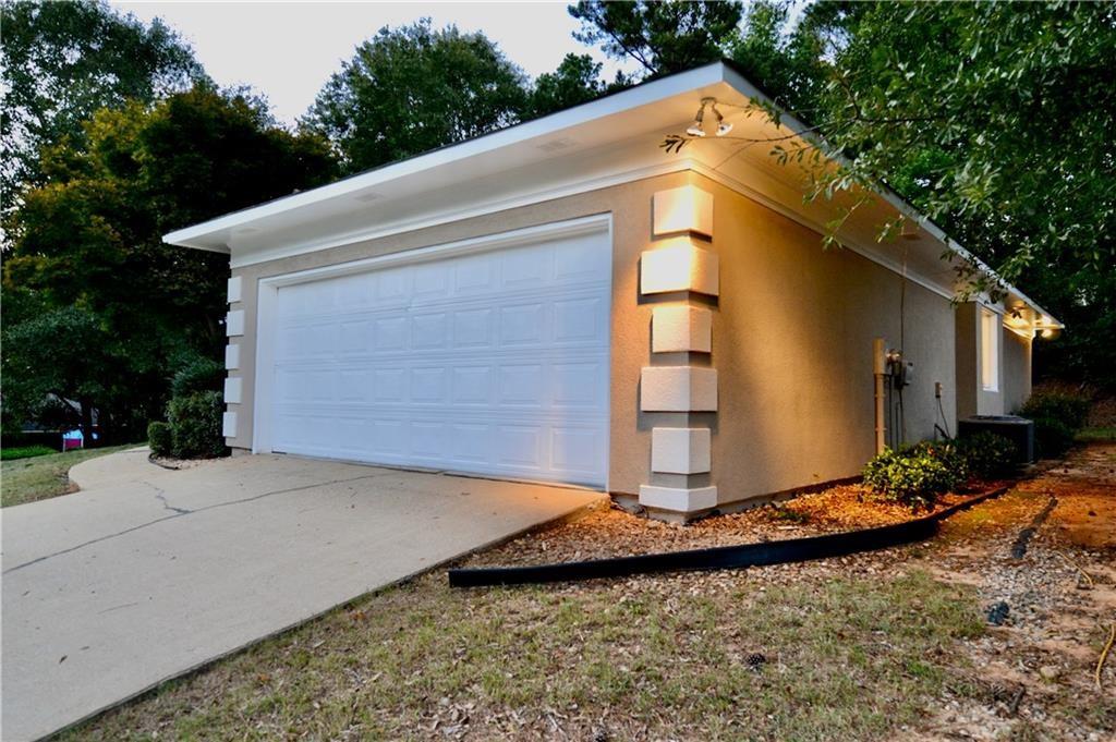911 Oakwood Drive