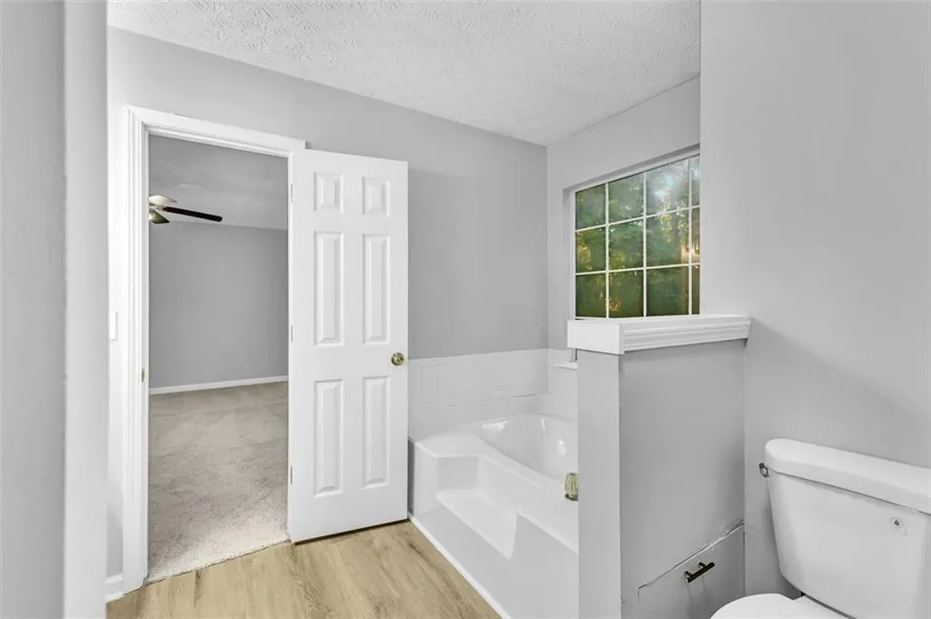 Stockbridge, Georgia 30281, United States, 4 Bedrooms Bedrooms, ,2 BathroomsBathrooms,Residential,Pending,189774