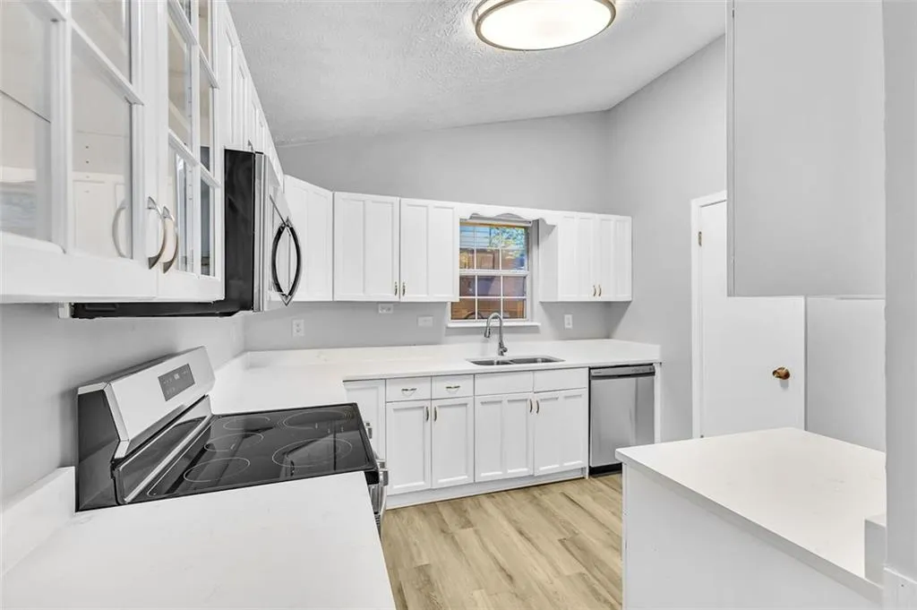 Stockbridge, Georgia 30281, United States, 4 Bedrooms Bedrooms, ,2 BathroomsBathrooms,Residential,Pending,189774