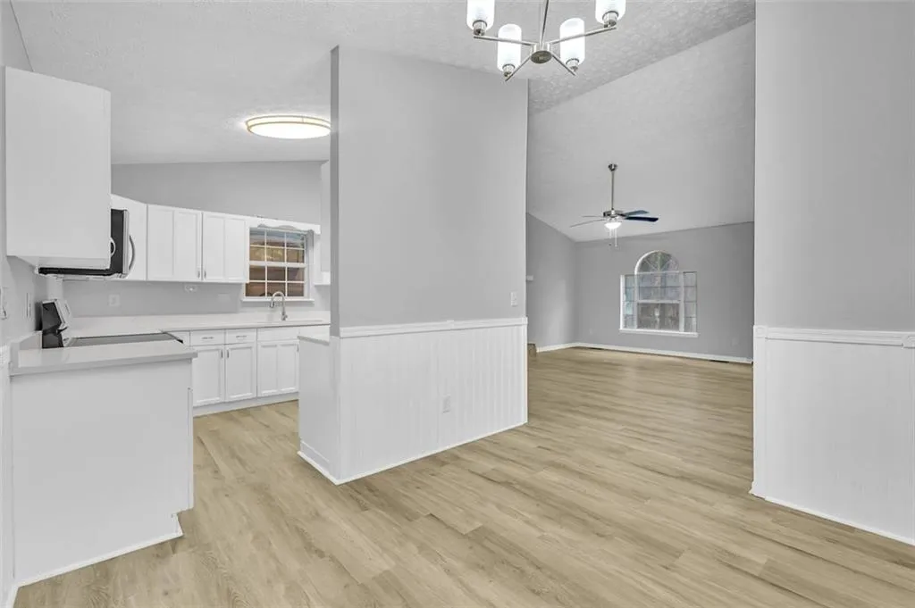 Stockbridge, Georgia 30281, United States, 4 Bedrooms Bedrooms, ,2 BathroomsBathrooms,Residential,Pending,189774