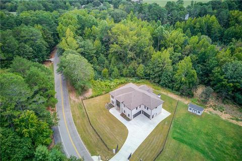 A home in Dacula