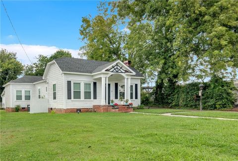 8 S Hughes Street SW Rome GA 30165