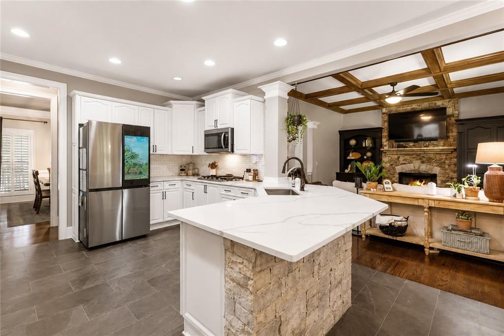914 Meadow Club Court