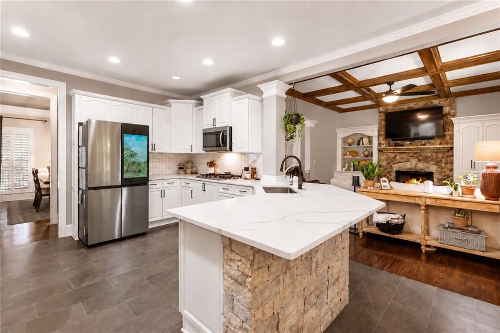 914 Meadow Club Court